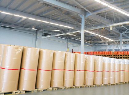 Automatisiertes Jumbo -Rollverpackungssystem