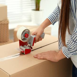 Vergleich von Verpackungsb&auml;ndern in der Fulfillment-Linie